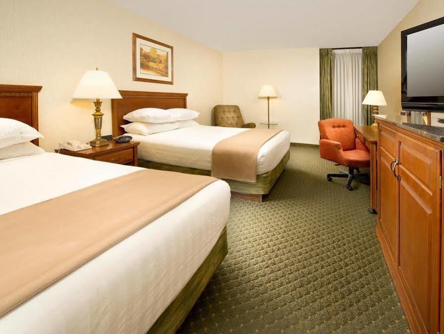 Drury Inn & Suites St. Louis-Southwest 밸리파크 외부 사진